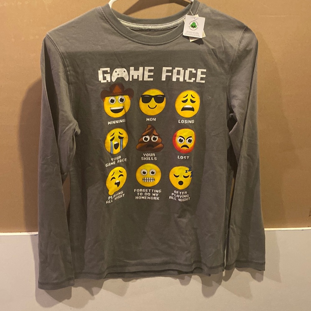 Boys L (10-12) long sleeved t-shirt
